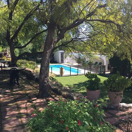 El Estanque Y El Almendro - The Royal Artillery Factory Country house