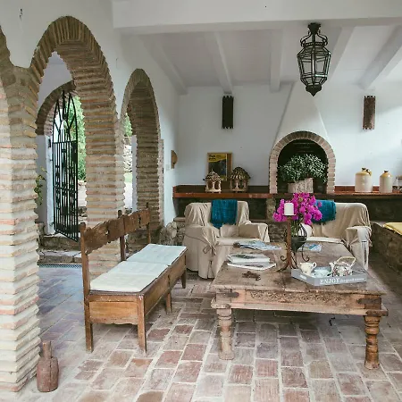 El Estanque Y El Almendro - The Royal Artillery Factory Country house *