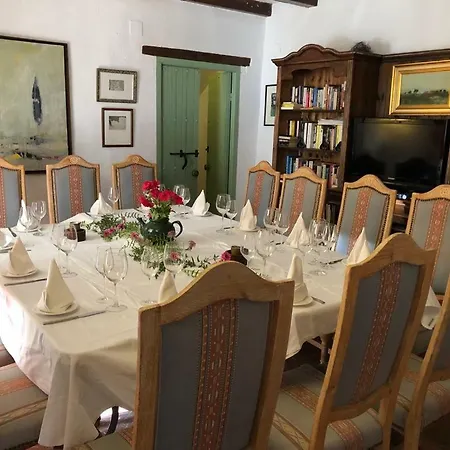 El Estanque Y El Almendro - The Royal Artillery Factory Country house